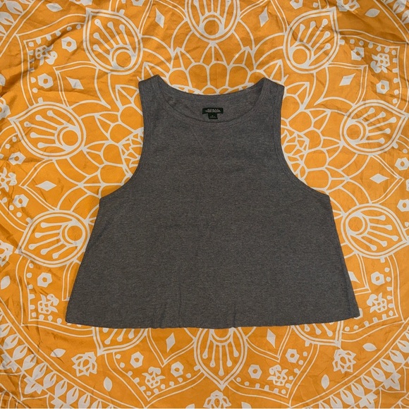 Bundle of crop tees - Picture 4 of 5